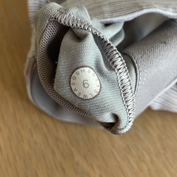 Lululemon Sports Bra - Picture 4 of 4